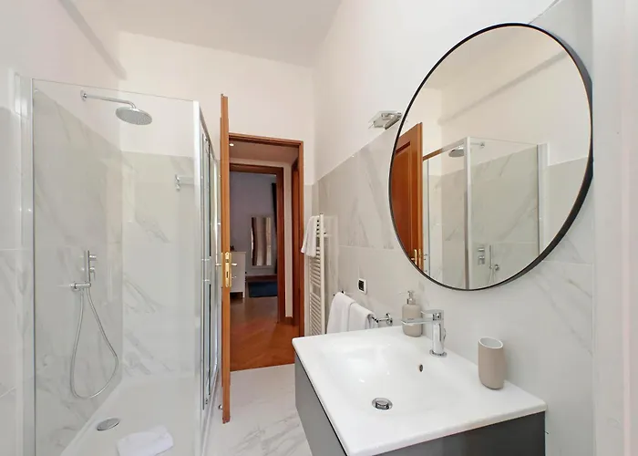 Ych-comfortable 2 Bedrooms Flat Near Colosseum Rzym