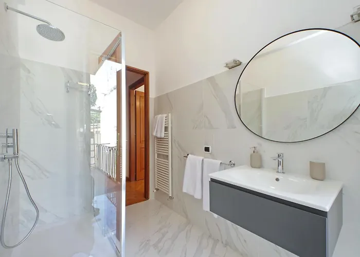 Ych-comfortable 2 Bedrooms Flat Near Colosseum Apartament Rzym